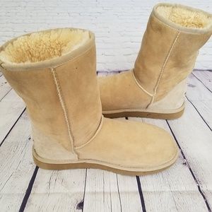 UGG Classic Short 5825
